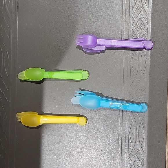 New Without Tags: 12 Picnic Set with Drawstring Carry Bag - Picture 4 of 7